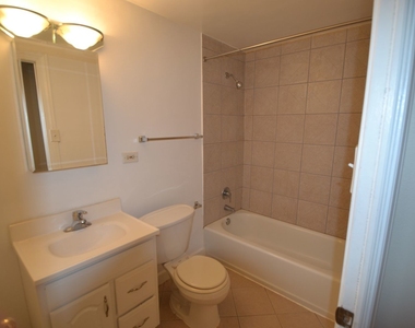 4180 N Marine Drive - Photo Thumbnail 7