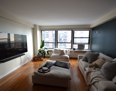 4180 N Marine Drive - Photo Thumbnail 1