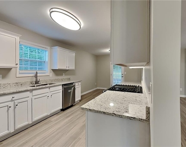 280 Brookview Drive - Photo Thumbnail 4