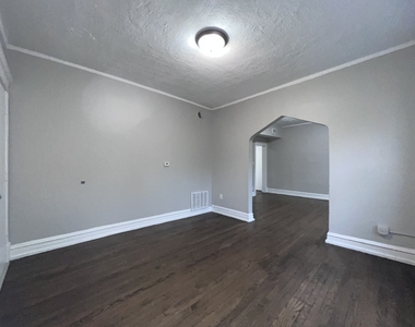 2707 E 78th Street - Photo Thumbnail 5