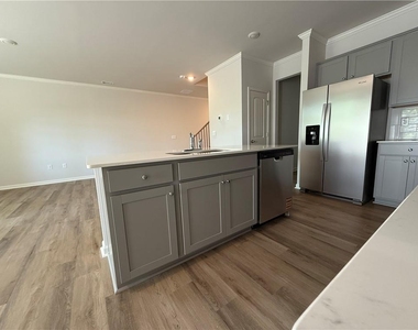 126 Hughes Place Drive - Photo Thumbnail 8