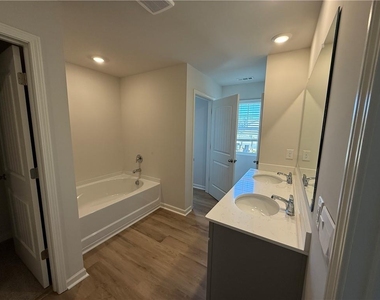126 Hughes Place Drive - Photo Thumbnail 24