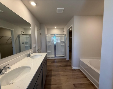126 Hughes Place Drive - Photo Thumbnail 16