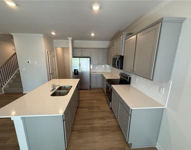 126 Hughes Place Drive - Photo Thumbnail 7