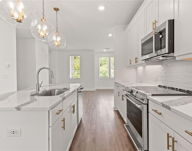 383 Grant Circle Se - Photo Thumbnail 9