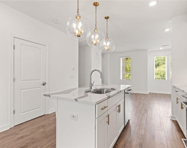 383 Grant Circle Se - Photo Thumbnail 11