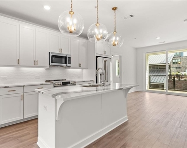 383 Grant Circle Se - Photo Thumbnail 7