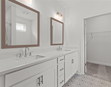383 Grant Circle Se - Photo Thumbnail 17