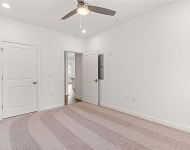 383 Grant Circle Se - Photo Thumbnail 21