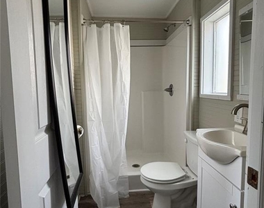 332 Carr Street - Photo Thumbnail 6