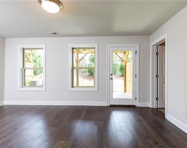 7826 Laurel Crest Drive - Photo Thumbnail 13