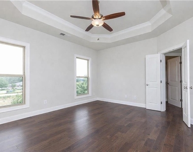 7826 Laurel Crest Drive - Photo Thumbnail 8