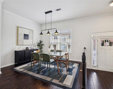 745 Fountainhead Lane Ne - Photo Thumbnail 6