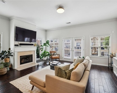745 Fountainhead Lane Ne - Photo Thumbnail 12
