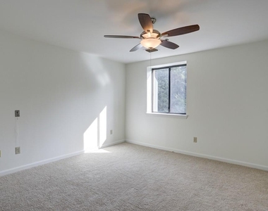 300 Johnson Ferry Road - Photo Thumbnail 3