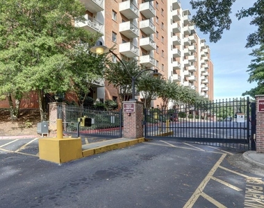 300 Johnson Ferry Road - Photo Thumbnail 12