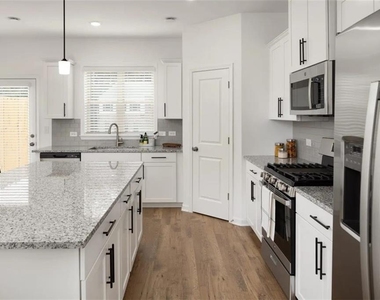 728 Sayers Court - Photo Thumbnail 1