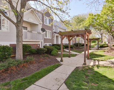 2232 Dawson Lane - Photo Thumbnail 2