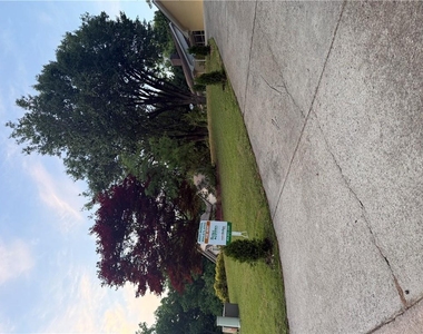 981 Woodward Park Drive - Photo Thumbnail 24