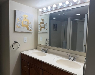 981 Woodward Park Drive - Photo Thumbnail 18
