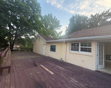 981 Woodward Park Drive - Photo Thumbnail 22