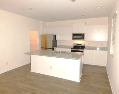 3689 Chevington Court Se - Photo Thumbnail 10