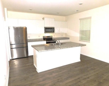 3689 Chevington Court Se - Photo Thumbnail 11