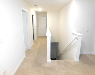 3689 Chevington Court Se - Photo Thumbnail 16