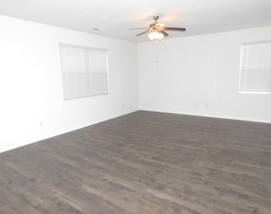 3689 Chevington Court Se - Photo Thumbnail 7