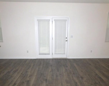 3689 Chevington Court Se - Photo Thumbnail 8