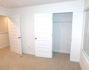 3689 Chevington Court Se - Photo Thumbnail 22