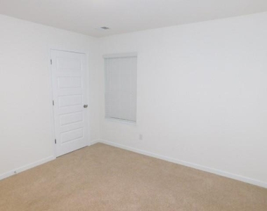 3689 Chevington Court Se - Photo Thumbnail 21