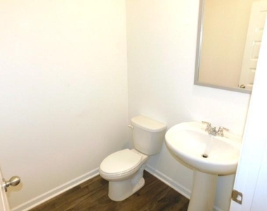 3689 Chevington Court Se - Photo Thumbnail 6