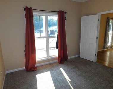 1005 Linam Avenue Se - Photo Thumbnail 4