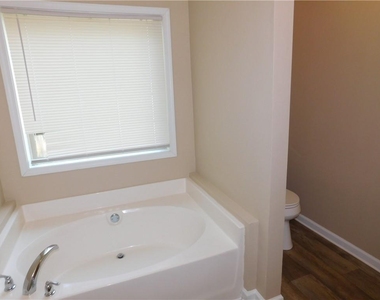 1005 Linam Avenue Se - Photo Thumbnail 17