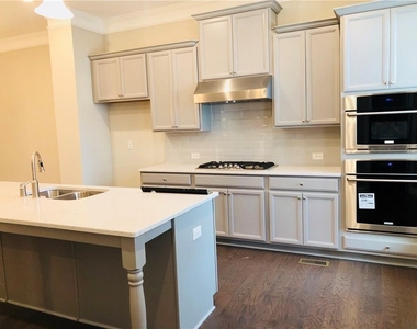 324 Beacons Place - Photo Thumbnail 22
