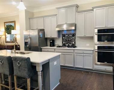324 Beacons Place - Photo Thumbnail 9