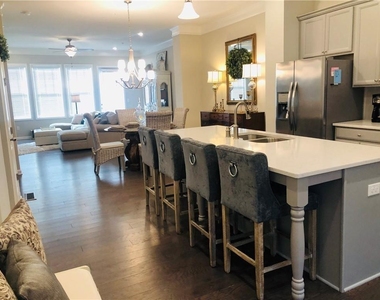 324 Beacons Place - Photo Thumbnail 10