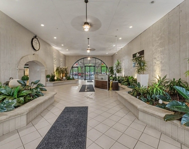 1 Renaissance Place - Photo Thumbnail 3