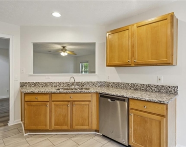 208 Carrington Way - Photo Thumbnail 11