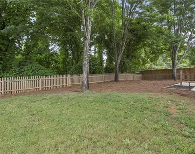 208 Carrington Way - Photo Thumbnail 4