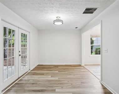 208 Carrington Way - Photo Thumbnail 10