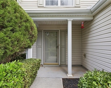 208 Carrington Way - Photo Thumbnail 5