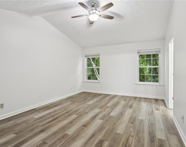 208 Carrington Way - Photo Thumbnail 15