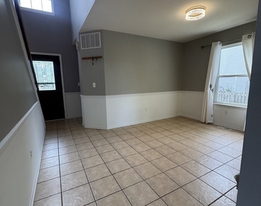 1716 William Drive - Photo Thumbnail 3