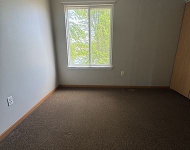 1716 William Drive - Photo Thumbnail 15