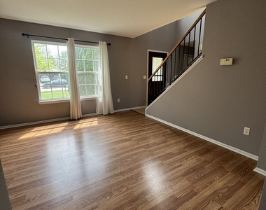 1716 William Drive - Photo Thumbnail 6