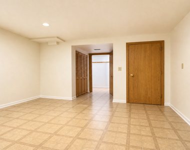 1716 William Drive - Photo Thumbnail 10