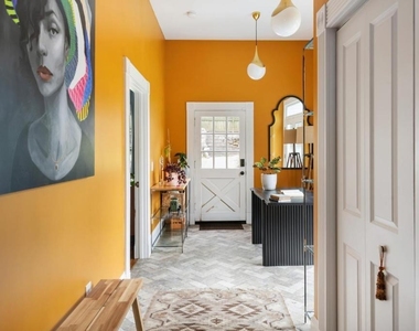 307 Georgia Avenue Se - Photo Thumbnail 2