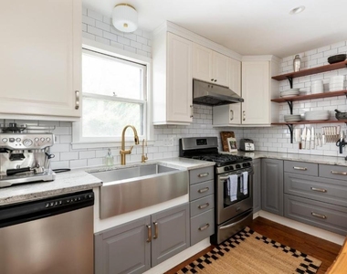 307 Georgia Avenue Se - Photo Thumbnail 30